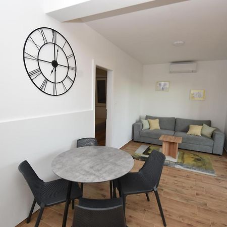 Apartman Bela Tisno Zewnętrze zdjęcie
