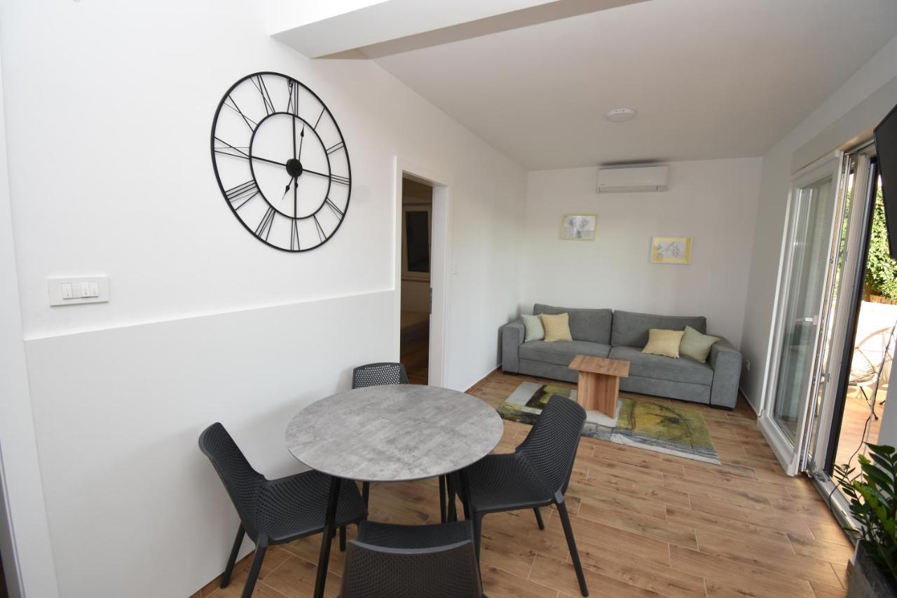 Apartman Bela Tisno Zewnętrze zdjęcie
