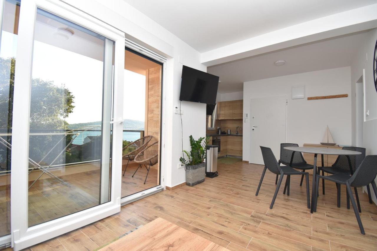 Apartman Bela Tisno Zewnętrze zdjęcie