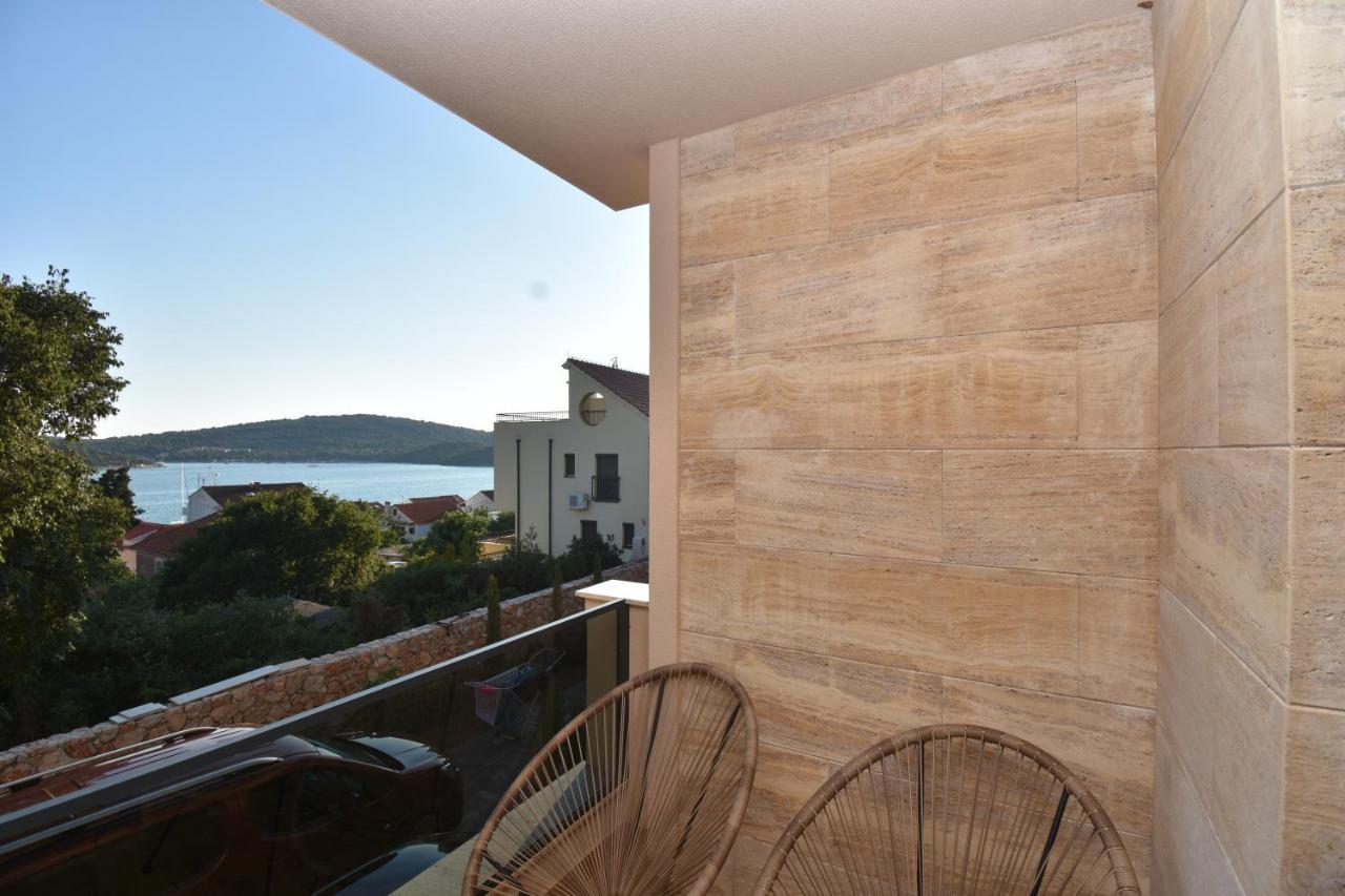 Apartman Bela Tisno Zewnętrze zdjęcie