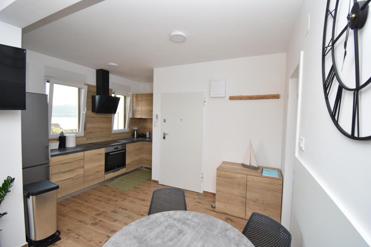 Apartman Bela Tisno Zewnętrze zdjęcie