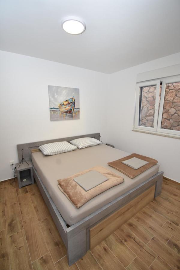 Apartman Bela Tisno Zewnętrze zdjęcie