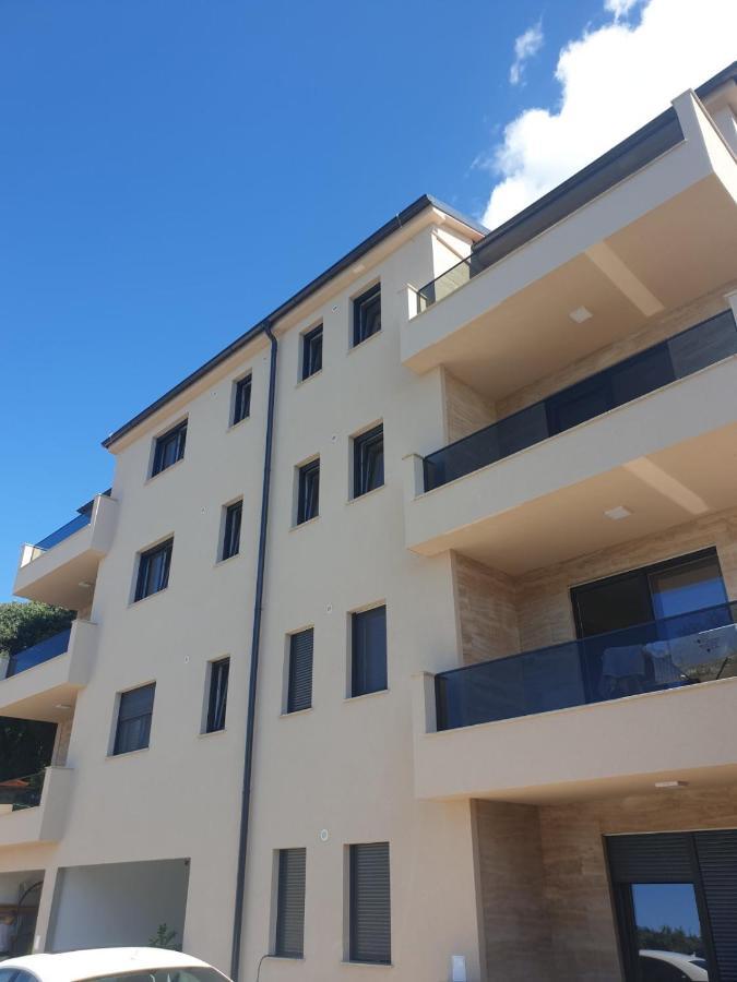 Apartman Bela Tisno Zewnętrze zdjęcie